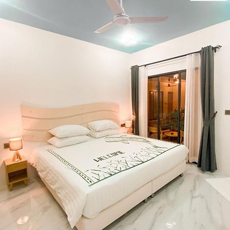 Infinity Beach Dhigurah Dhigurah  Exterior photo